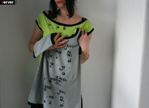 Triko šedé - "písmo" (XL) — foto 5