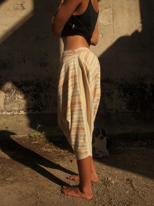 Kalhoty režné třičtvrteční — foto 2