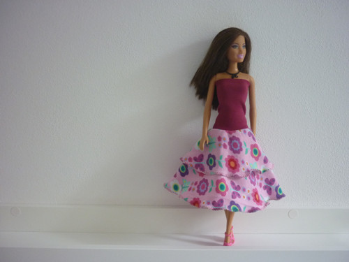 Šaty na panenku Barbie — foto 2