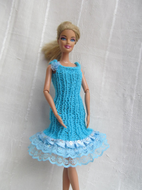 Modré šaty pro Barbie — foto 3