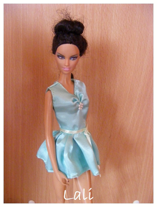 Zelené šaty pro Model Muse Barbie č. 9. — foto 2