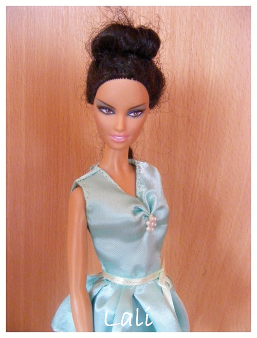 Zelené šaty pro Model Muse Barbie č. 9. — foto 3