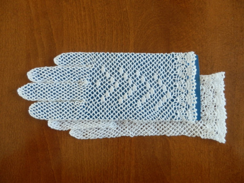 Bílé krajkové rukavičky — foto 2