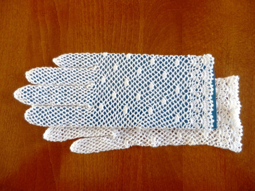 Bílé krajkové rukavičky — foto 2