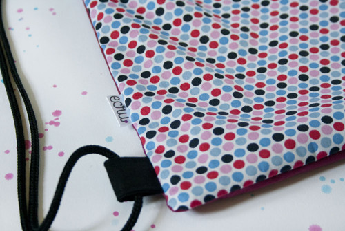 Oboustranný stahovací batůžek Dots — foto 5