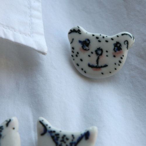 Kamarádi I (porcelánová brož) — foto 2