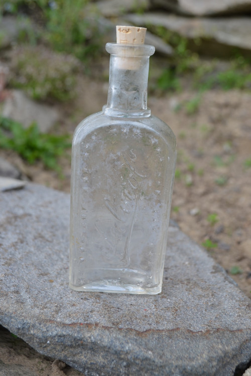 Láhev s nápisem č. 8 — foto 3