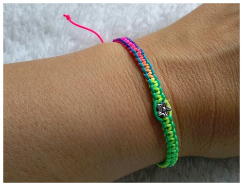 Neonový macramé náramek - mix barev — foto 2