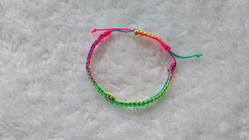 Neonový macramé náramek - mix barev — foto 3