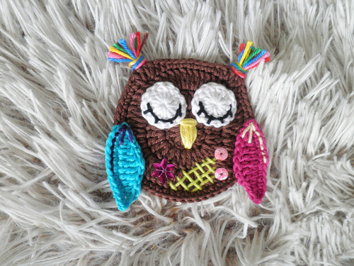 Hnědá spící sovička Evička- aplikace — foto 2