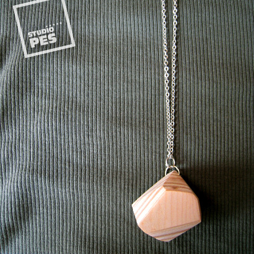 NÁHRDELNÍK Wood 01 — foto 5