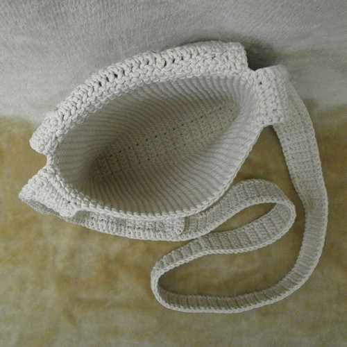 Crossbody háčkovaná brašna — foto 4