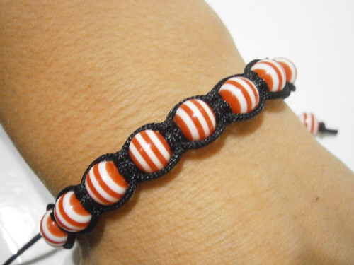 Proužkatý náramek (macramé/shamballa) — foto 5