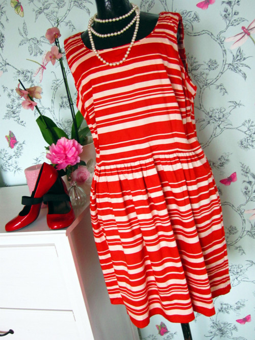 Šaty red&white stripes , větší — foto 4