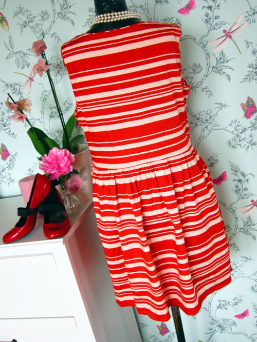 Šaty red&white stripes , větší — foto 5