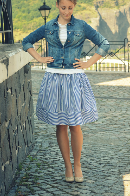 CUPCAKE sukně, modrá použkovaná s lemem — foto 2