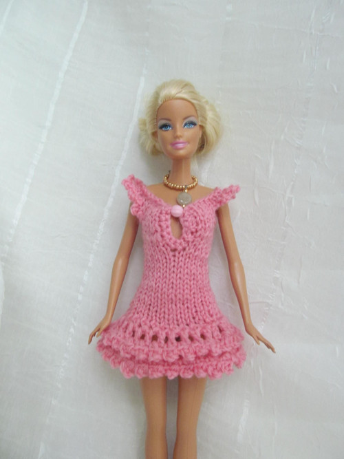 Růžové šaty pro Barbie — foto 2