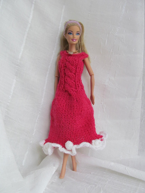 Červené šaty pro Barbie — foto 3