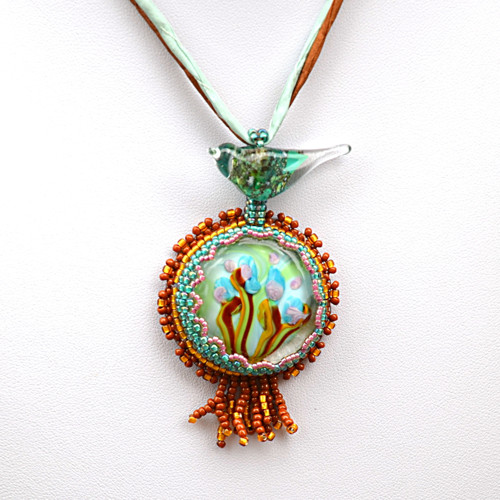 Ptáček na růžovém keři — foto 5