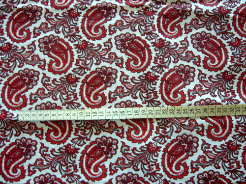 Červené paisley na bílé — foto 2