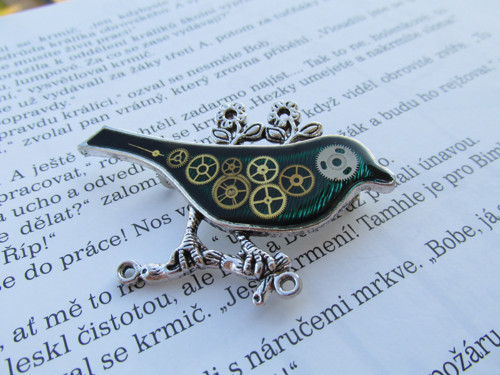 STEAMPUNKOVÝ PTÁČEK smaragdový, brož — foto 6