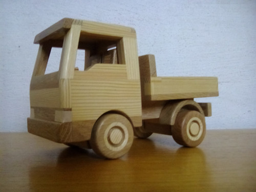 Dřevěné auto — foto 2