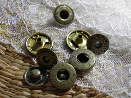 Kovové knoflíky — foto 2