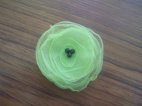 Zelenkavá s černými perličkami — foto 3