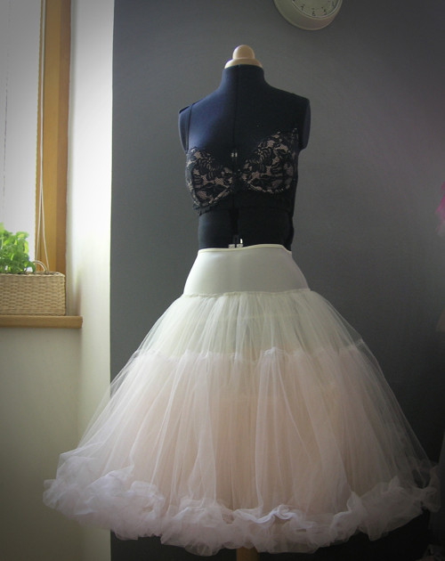 Spodnička ivory s old pink — foto 4