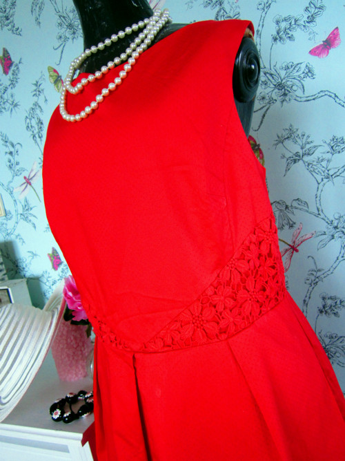 Šaty fatal red — foto 2