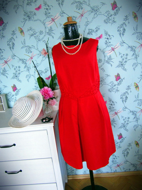 Šaty fatal red — foto 5