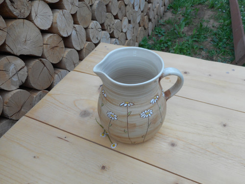 Džbán s kopretinami — foto 2