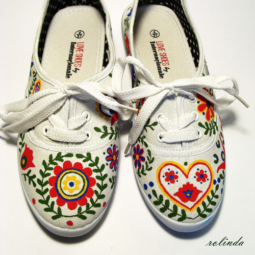 Folklórní tenisky — foto 2