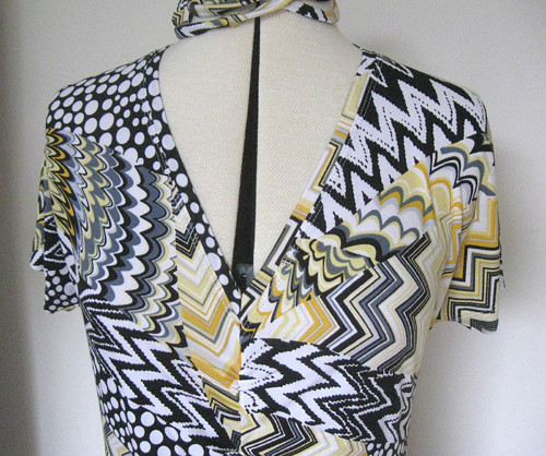 Chevron....krátké šaty — foto 2