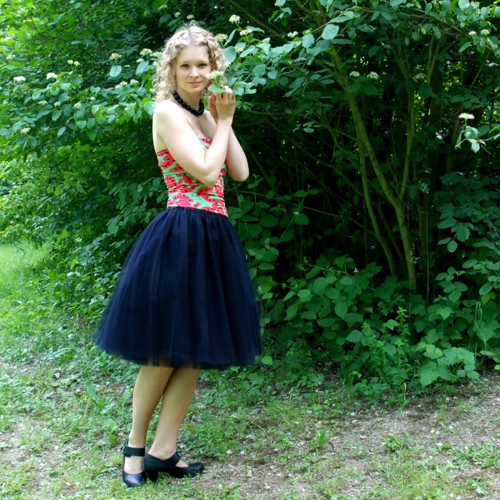 Černá tylová sukně — foto 3