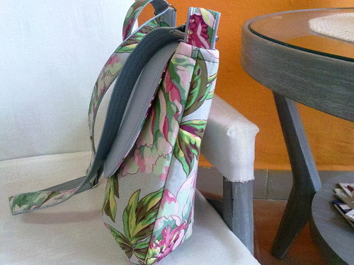 Kabelka Crossbody pivoňky — foto 4