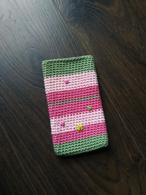 Obal na mobil s knoflíčky — foto 3