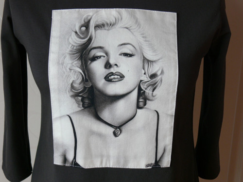 Triko/šaty Marilyn — foto 2