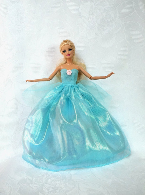 Tyrkysové šaty pro princeznu — foto 4