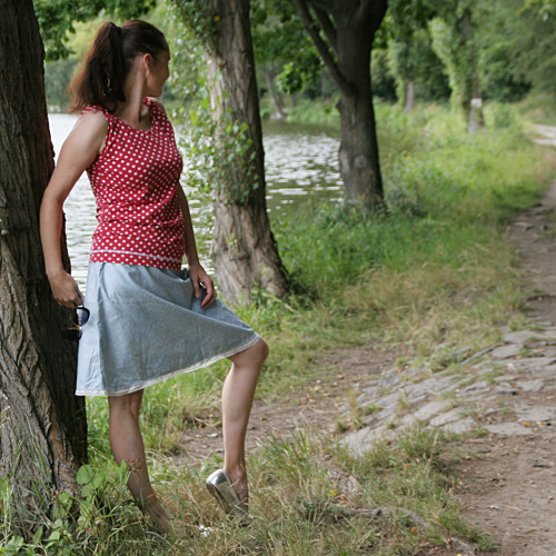 Holka od vody...brokátová sukně — foto 3
