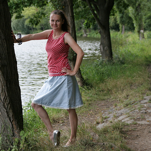 Holka od vody...brokátová sukně — foto 4