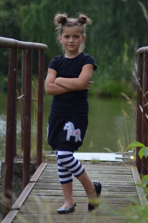 Sukýnka s koníkem — foto 3