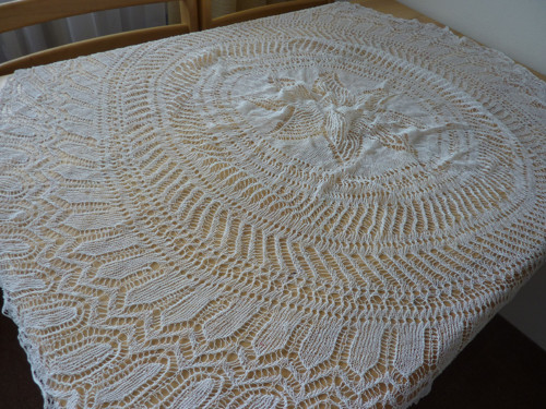 Pletený kulatý ubrus — foto 3