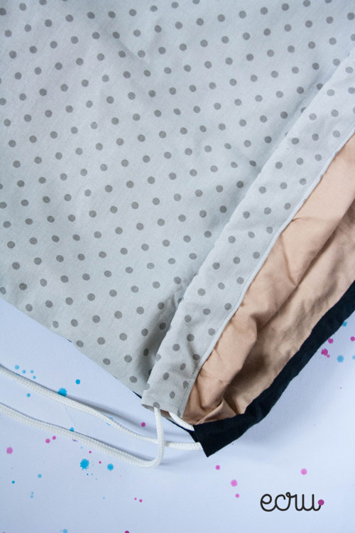Oboustranný stahovací batůžek Dots — foto 3
