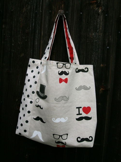 Knírkačka - in ta dots black — foto 2