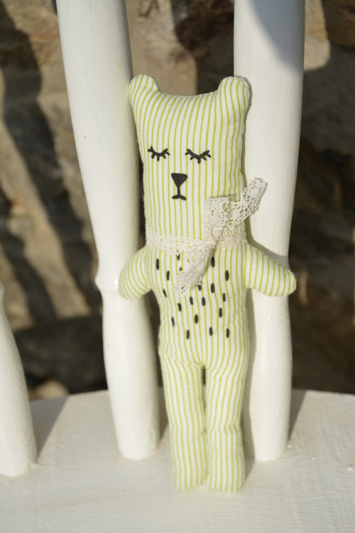 Mini Bubu Bear sleeping green stripes — foto 3