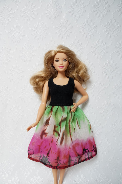 Šaty pro Barbie 2016 - Curvy, Tall — foto 2