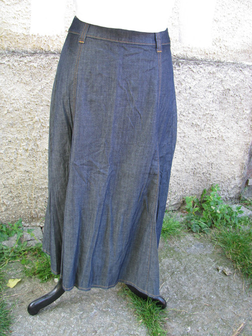 Riflová sukně v retro stylu — foto 2