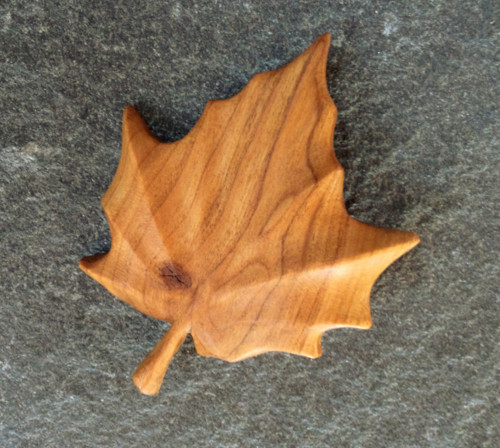 Dřevěná brož - lístek — foto 5