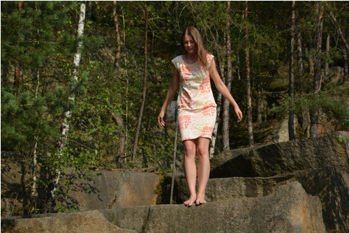 Počmárané letní šaty — foto 3